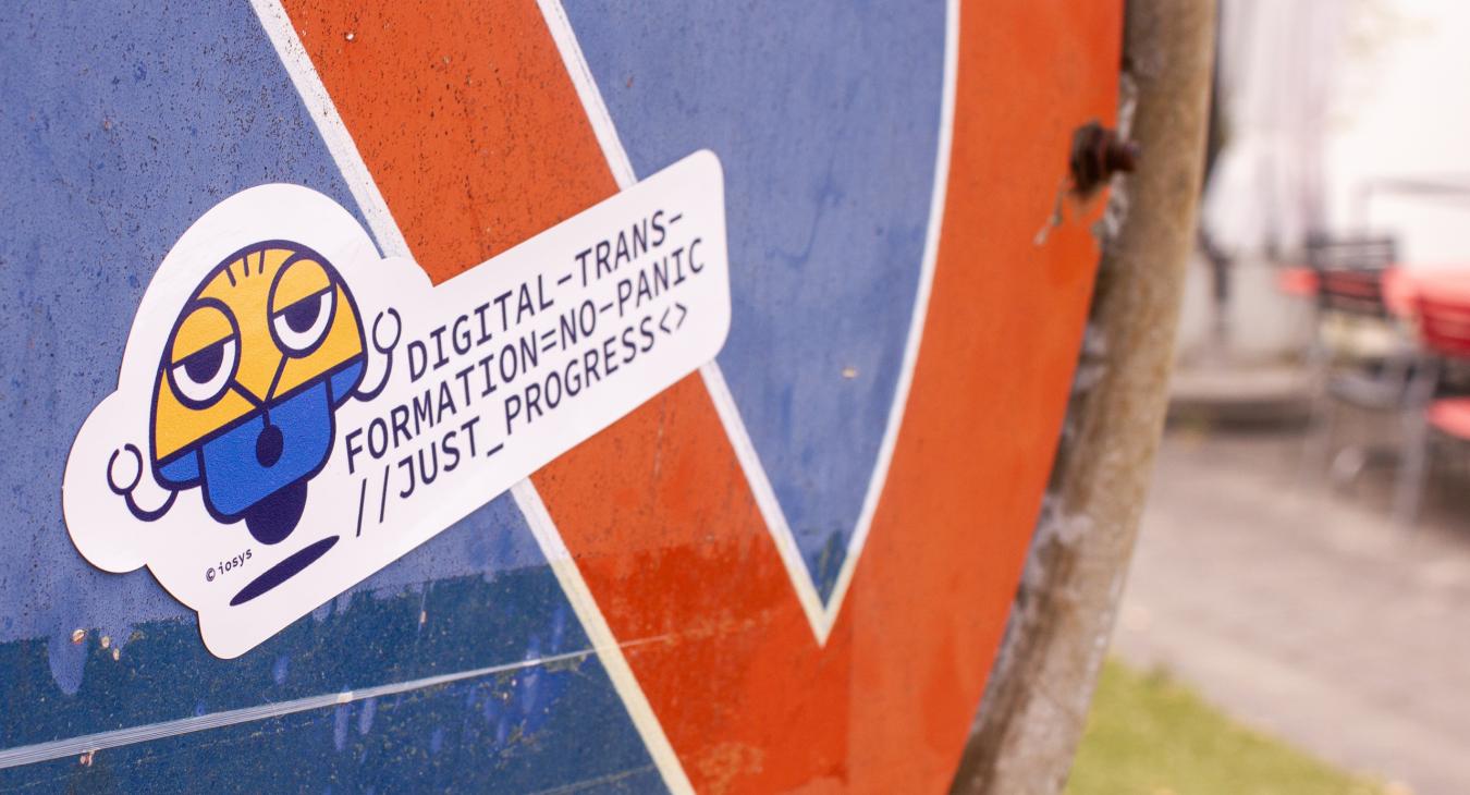 iosys GmbH - Brand-Maskottchen (als Stickers)